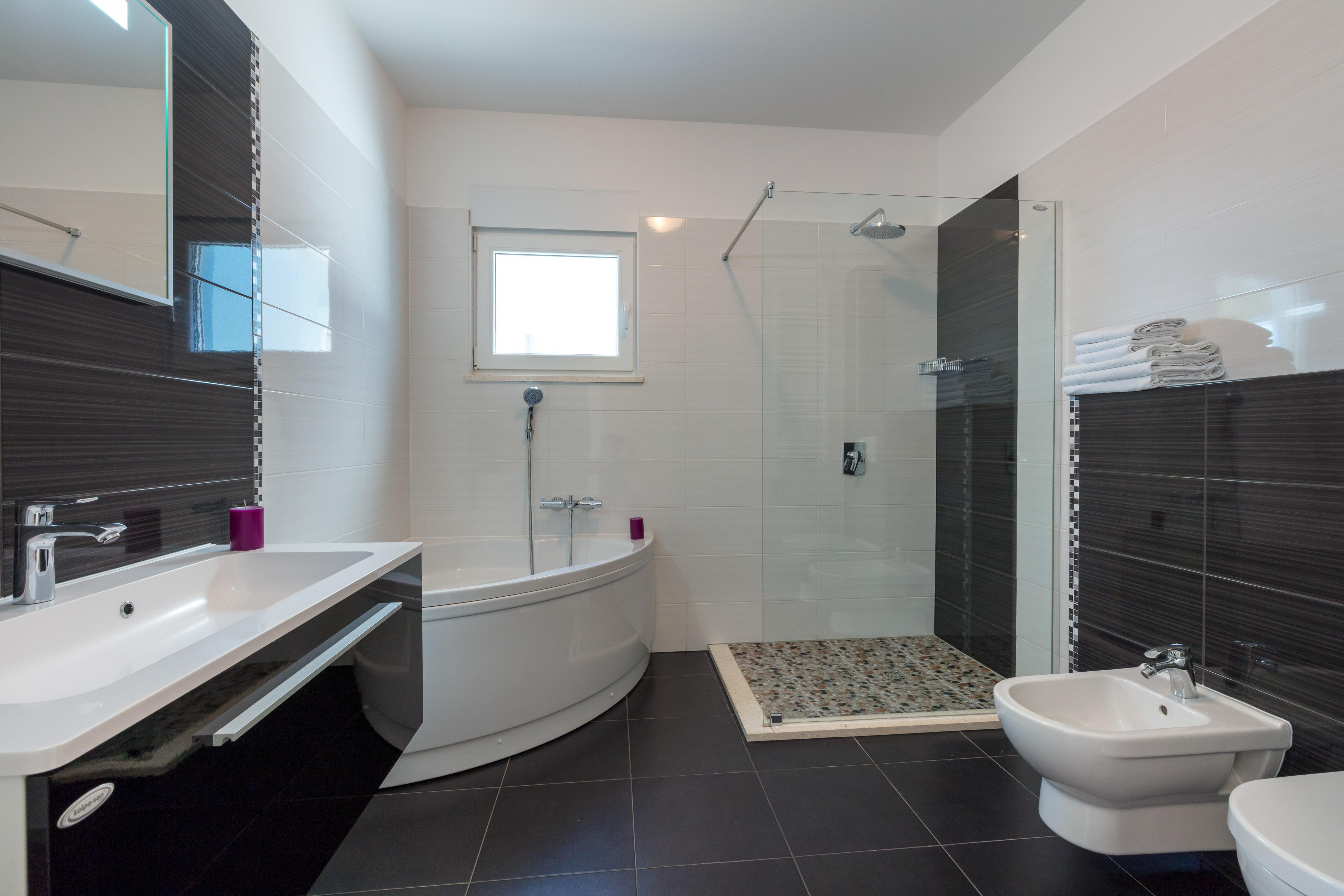 Villa Mermaid Your Croatian Haven With Luxury Pool And Scenic Views Podstrana Bagian luar foto